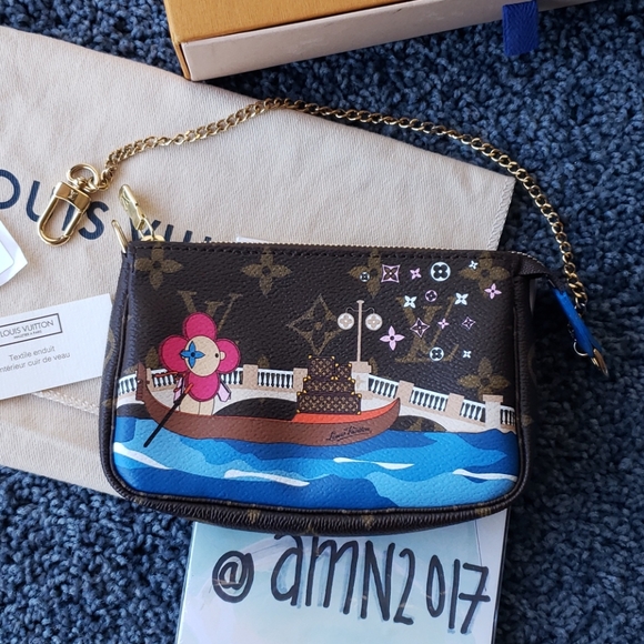 BRAND NEW Louis Vuitton Vivienne Mini Pochette - Picture 2 of 11